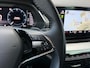 Skoda Octavia Combi 1.0 e-TSI Sport Business Automaat | Trekhaak uitklapbaar | LED koplampen | Apple CarPlay/Android Auto | Climate & cruise control | Rijstrooksensor | Getint glas | Sportstoelen | Sfeerverlichting | Parkeersensoren voor en achter