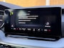 Skoda Octavia Combi 1.0 e-TSI Sport Business Automaat | Trekhaak uitklapbaar | LED koplampen | Apple CarPlay/Android Auto | Climate & cruise control | Rijstrooksensor | Getint glas | Sportstoelen | Sfeerverlichting | Parkeersensoren voor en achter