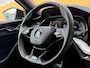 Skoda Octavia Combi 1.0 e-TSI Sport Business Automaat | Trekhaak uitklapbaar | LED koplampen | Apple CarPlay/Android Auto | Climate & cruise control | Rijstrooksensor | Getint glas | Sportstoelen | Sfeerverlichting | Parkeersensoren voor en achter