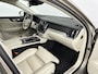 Volvo V60 T6 Recharge Inscription | 19" | Trekhaak | Harman Kardon | 360 Camera | Full LED | Adaptieve Cruise | BLIS | Stoel/Stuurverwarming |