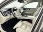 Volvo V60 T6 Recharge Inscription | 19" | Trekhaak | Harman Kardon | 360 Camera | Full LED | Adaptieve Cruise | BLIS | Stoel/Stuurverwarming |