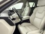 Volvo V60 T6 Recharge Inscription | 19" | Trekhaak | Harman Kardon | 360 Camera | Full LED | Adaptieve Cruise | BLIS | Stoel/Stuurverwarming |