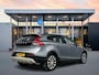 Volvo V40 Cross Country T3 Dynamic Edition | 17" | Panoramadak | Parkeercamera | Trekhaak | Harman Kardon | Adaptieve Cruise | BLIS | Keyless | Stoelverwarming