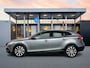 Volvo V40 Cross Country T3 Dynamic Edition | 17" | Panoramadak | Parkeercamera | Trekhaak | Harman Kardon | Adaptieve Cruise | BLIS | Keyless | Stoelverwarming