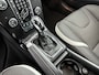 Volvo V40 Cross Country T3 Dynamic Edition | 17" | Panoramadak | Parkeercamera | Trekhaak | Harman Kardon | Adaptieve Cruise | BLIS | Keyless | Stoelverwarming