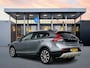 Volvo V40 Cross Country T3 Dynamic Edition | 17" | Panoramadak | Parkeercamera | Trekhaak | Harman Kardon | Adaptieve Cruise | BLIS | Keyless | Stoelverwarming