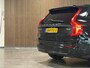 Volvo XC90 T8 AWD Recharge Ultra Dark Vol! | Bowers & Wilkins | Luchtvering | Stoelventilatie | Trekhaak | All Season banden | 360 Camera | Head-Up Display | Stoelmassage | 455pk | Adaptieve Cruise Control | Stoelverwarming voor+achter | Stuurwielverwarming | Schuifdak | 20 Inch | Full LED  Meesturende koplampen | Pilot Assist | BLIS Dode Hoek Detectie | Alcantara hemelbekleding | Lederen handgrepen en zonnekleppen | Elektrische voorstoelen geheugen | Nappa Lederen bekleding | Zitting verlenging voorstoelen | Lederen Dashboard | Google Infotainment | Keyless Drive | Parkeersensoren voor+achter | Privacy Glass | Elektrisch bedienbare achterklep | Geïntegreerde zongordijnen achterportieren | Geïntegreerd kinderzitje achterin | Verlichte instaplijsten | 7-Persoons | 4-Zone Climate Control | DAB Radio | Apple Carplay/Android Auto | Alarm Klasse III | Draadloos telefoon opladen | Volvo On Call met mobiele App functie | Onyx Black Metallic |