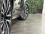 Volvo XC90 T8 AWD Recharge Ultra Dark Vol! | Bowers & Wilkins | Luchtvering | Stoelventilatie | Trekhaak | All Season banden | 360 Camera | Head-Up Display | Stoelmassage | 455pk | Adaptieve Cruise Control | Stoelverwarming voor+achter | Stuurwielverwarming | Schuifdak | 20 Inch | Full LED  Meesturende koplampen | Pilot Assist | BLIS Dode Hoek Detectie | Alcantara hemelbekleding | Lederen handgrepen en zonnekleppen | Elektrische voorstoelen geheugen | Nappa Lederen bekleding | Zitting verlenging voorstoelen | Lederen Dashboard | Google Infotainment | Keyless Drive | Parkeersensoren voor+achter | Privacy Glass | Elektrisch bedienbare achterklep | Geïntegreerde zongordijnen achterportieren | Geïntegreerd kinderzitje achterin | Verlichte instaplijsten | 7-Persoons | 4-Zone Climate Control | DAB Radio | Apple Carplay/Android Auto | Alarm Klasse III | Draadloos telefoon opladen | Volvo On Call met mobiele App functie | Onyx Black Metallic |