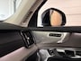 Volvo XC90 T8 AWD Recharge Ultra Dark | Vol! | Bowers & Wilkins | Luchtvering | Stoelventilatie | Trekhaak | 360 Camera | Head-Up Display | Stoelmassage | 455pk | Adaptieve Cruise Control | Stoelverwarming voor+achter | Stuurwielverwarming | Schuifdak | 21 Inch | Full LED Matrix Meesturende koplampen | Pilot Assist | BLIS Dode Hoek Detectie | Alcantara hemelbekleding | Lederen handgrepen en zonnekleppen | Elektrische voorstoelen geheugen | Nappa Lederen bekleding | Zitting verlenging voorstoelen | Lederen Dashboard | Google Infotainment | Keyless Drive | Parkeersensoren voor+achter | Privacy Glass | Elektrisch bedienbare achterklep | Geïntegreerde zongordijnen achterportieren | Geïntegreerd kinderzitje achterin | Verlichte instaplijsten | 7-Persoons | 4-Zone Climate Control | DAB Radio | Apple Carplay/Android Auto | Alarm Klasse III | Draadloos telefoon opladen | Volvo On Call met mobiele App functie | Bright Dusk Metallic |