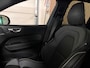 Volvo XC60 T8 AWD Recharge Ultra Black Edition | Luchtvering | Trekhaak | 360° Camera | 455pk | Head-Up Display | Adaptieve Cruise Control | Stoelverwarming voor+achter | Stuurwielverwarming | Schuifdak | Full LED Meesturende koplampen | Pilot Assist | BLIS Dode Hoek Detectie | Elektrische voorstoelen geheugen | R-Design Contour stoelen met wit stiksel en bies | Zitting verlenging voorstoelen | Lederen dashboard | 21 Inch | Google Infotainment | Keyless Drive | Elektrisch bedienbare achterklep | DAB Radio | Apple Carplay/Android Auto | Alarm Klasse III | Draadloos telefoon opladen | Volvo On Call met mobiele App functie | Onyx Black Metallic |