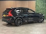 Volvo XC60 T8 AWD Recharge Ultra Black Edition | Luchtvering | Trekhaak | 360° Camera | 455pk | Head-Up Display | Adaptieve Cruise Control | Stoelverwarming voor+achter | Stuurwielverwarming | Schuifdak | Full LED Meesturende koplampen | Pilot Assist | BLIS Dode Hoek Detectie | Elektrische voorstoelen geheugen | R-Design Contour stoelen met wit stiksel en bies | Zitting verlenging voorstoelen | Lederen dashboard | 21 Inch | Google Infotainment | Keyless Drive | Elektrisch bedienbare achterklep | DAB Radio | Apple Carplay/Android Auto | Alarm Klasse III | Draadloos telefoon opladen | Volvo On Call met mobiele App functie | Onyx Black Metallic |