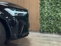 Volvo XC60 T8 AWD Recharge Ultra Black Edition | Luchtvering | Trekhaak | 360° Camera | 455pk | Head-Up Display | Adaptieve Cruise Control | Stoelverwarming voor+achter | Stuurwielverwarming | Schuifdak | Full LED Meesturende koplampen | Pilot Assist | BLIS Dode Hoek Detectie | Elektrische voorstoelen geheugen | R-Design Contour stoelen met wit stiksel en bies | Zitting verlenging voorstoelen | Lederen dashboard | 21 Inch | Google Infotainment | Keyless Drive | Elektrisch bedienbare achterklep | DAB Radio | Apple Carplay/Android Auto | Alarm Klasse III | Draadloos telefoon opladen | Volvo On Call met mobiele App functie | Onyx Black Metallic |