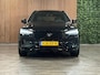 Volvo XC60 T8 AWD Recharge Ultra Black Edition | Luchtvering | Trekhaak | 360° Camera | 455pk | Head-Up Display | Adaptieve Cruise Control | Stoelverwarming voor+achter | Stuurwielverwarming | Schuifdak | Full LED Meesturende koplampen | Pilot Assist | BLIS Dode Hoek Detectie | Elektrische voorstoelen geheugen | R-Design Contour stoelen met wit stiksel en bies | Zitting verlenging voorstoelen | Lederen dashboard | 21 Inch | Google Infotainment | Keyless Drive | Elektrisch bedienbare achterklep | DAB Radio | Apple Carplay/Android Auto | Alarm Klasse III | Draadloos telefoon opladen | Volvo On Call met mobiele App functie | Onyx Black Metallic |