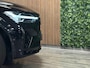 Volvo XC60 T8 AWD Recharge Ultra Black Edition | Luchtvering | Trekhaak | 360° Camera | 455pk | Head-Up Display | Adaptieve Cruise Control | Stoelverwarming voor+achter | Stuurwielverwarming | Schuifdak | Full LED Meesturende koplampen | Pilot Assist | BLIS Dode Hoek Detectie | Elektrische voorstoelen geheugen | R-Design Contour stoelen met wit stiksel en bies | Zitting verlenging voorstoelen | Lederen dashboard | 21 Inch | Google Infotainment | Keyless Drive | Elektrisch bedienbare achterklep | DAB Radio | Apple Carplay/Android Auto | Alarm Klasse III | Draadloos telefoon opladen | Volvo On Call met mobiele App functie | Onyx Black Metallic |
