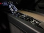 Volvo XC60 T6 AWD Recharge Ultra Dark | MY26 | Luchtvering | Trekhaak | 360° Camera | Head-Up Display | Harman Kardon | Adaptieve Cruise Control | Stoelverwarming voor+achter | Stuurwielverwarming | Full LED Meesturende koplampen | Pilot Assist | BLIS Dode Hoek Detectie | Elektrische voorstoelen geheugen | Quilted Nordico bekleding | Zitting verlenging voorstoelen | Lederen Dashboard | Schuifdak | 20 Inch | Google Infotainment | Keyless Drive | Parkeersensoren voor+achter | Privacy Glass | Elektrisch bedienbare achterklep | Alarm Klasse III | DAB Radio | Apple Carplay/Android Auto | Draadloos telefoon opladen | Volvo On Call met mobiele App functie | Vapour Grey Metallic |