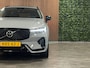 Volvo XC60 T6 AWD Recharge Ultra Dark | MY26 | Luchtvering | Trekhaak | 360° Camera | Head-Up Display | Harman Kardon | Adaptieve Cruise Control | Stoelverwarming voor+achter | Stuurwielverwarming | Full LED Meesturende koplampen | Pilot Assist | BLIS Dode Hoek Detectie | Elektrische voorstoelen geheugen | Quilted Nordico bekleding | Zitting verlenging voorstoelen | Lederen Dashboard | Schuifdak | 20 Inch | Google Infotainment | Keyless Drive | Parkeersensoren voor+achter | Privacy Glass | Elektrisch bedienbare achterklep | Alarm Klasse III | DAB Radio | Apple Carplay/Android Auto | Draadloos telefoon opladen | Volvo On Call met mobiele App functie | Vapour Grey Metallic |