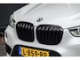 BMW X1 xDrive20d 190pk Aut. | High Executive | Shadowline | Panoramadak | Leder | Trekhaak | 20'' | Mineral Weiss
