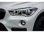 BMW X1 xDrive20d 190pk Aut. | High Executive | Shadowline | Panoramadak | Leder | Trekhaak | 20'' | Mineral Weiss