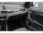 BMW X1 xDrive20d 190pk Aut. | High Executive | Shadowline | Panoramadak | Leder | Trekhaak | 20'' | Mineral Weiss