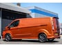 Ford Transit Custom L2H1 2.0Tdci 185Pk | Sport 290 | Achteruitrijcamera | Raptor Grille | Achterspoiler | Trekhaak | 18''