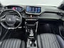 Peugeot 2008 1.2 PURETECH GT-LINE | TWO TONE | CLIMA | CRUISE | 360 CAMERA | NAVI | 18'' LM VELGEN | OPEN DAK | LEDER | ELEKTRISCH INKLAPBARE SPIEGELS | AUTOMAAT |