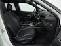 Peugeot 2008 1.2 PURETECH GT-LINE | TWO TONE | CLIMA | CRUISE | 360 CAMERA | NAVI | 18'' LM VELGEN | OPEN DAK | LEDER | ELEKTRISCH INKLAPBARE SPIEGELS | AUTOMAAT |