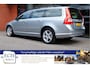 Volvo V70 T4 180 pk Nordic, Leer, Xenon, Navi, Bluetooth, Trekhaak, 17 inch