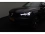 Volvo XC40 2.0 B3 R-Design 2022 NAP | 360 Camera | Harman Kardon | Panoramadak | Carplay | Stuur en stoelverwarming | Trekhaak | Alcantara Leder | Keyless |