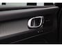 Volvo XC40 2.0 B3 R-Design 2022 NAP | 360 Camera | Harman Kardon | Panoramadak | Carplay | Stuur en stoelverwarming | Trekhaak | Alcantara Leder | Keyless |