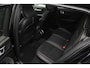 Volvo XC40 2.0 B3 R-Design 2022 NAP | 360 Camera | Harman Kardon | Panoramadak | Carplay | Stuur en stoelverwarming | Trekhaak | Alcantara Leder | Keyless |