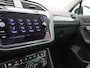 Volkswagen Tiguan 1.5 TSI ACT Highline Business R 150PK DSG R-line, Pano-Schuifdak, Trekhaak, Virtual Pedal, Head-Up Display, Achteruitrijcamera, Stoelverwarming, Keyless, 19" LM Velgen
