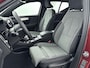 Volvo XC40 B4 Plus Dark | 18" | Trekhaak | Elektr. verst. Stoelen | Harman Kardon | Adaptieve Cruise | BLIS | Stoel/Stuurverwarming | Parkeercamera