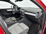 Volvo XC40 B4 Plus Dark | 18" | Trekhaak | Elektr. verst. Stoelen | Harman Kardon | Adaptieve Cruise | BLIS | Stoel/Stuurverwarming | Parkeercamera