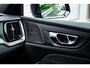 Volvo V60 T6 Plug-in hybrid AWD Ultra Dark | Panoramadak | Head Up Display | Donker Glas | Sportstoelen | Power Seats | Harman Kardon |