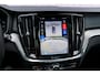 Volvo V60 T6 Plug-in hybrid AWD Ultra Dark | Panoramadak | Head Up Display | Donker Glas | Sportstoelen | Power Seats | Harman Kardon |