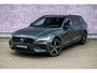 Volvo V60 T6 Plug-in hybrid AWD Ultra Dark | Panoramadak | Head Up Display | Donker Glas | Sportstoelen | Power Seats | Harman Kardon |