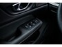 Volvo V60 T6 Plug-in hybrid AWD Ultra Dark | Panoramadak | Head Up Display | Donker Glas | Sportstoelen | Power Seats | Harman Kardon |