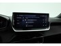 Peugeot 2008 1.2 PureTech 130 Allure | Dig. Cockpit | Trekhaak | Camera | Apple CarPlay & Android Auto | Cruise Control | Navi | 17'' R