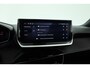 Peugeot 2008 1.2 PureTech 130 Allure | Dig. Cockpit | Trekhaak | Camera | Apple CarPlay & Android Auto | Cruise Control | Navi | 17'' R
