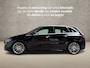 Mercedes-Benz B-klasse 180 AMG Sport Automaat (GROOT NAVI, TREKHAAK, LEDER/ALCANTARA, STOELVERWARMING, WIDESCREEN, SPORTSTOELEN, 19'' LM VELGEN, NIEUWE APK, NIEUWSTAAT)