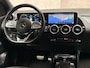 Mercedes-Benz B-klasse 180 AMG Sport Automaat (GROOT NAVI, TREKHAAK, LEDER/ALCANTARA, STOELVERWARMING, WIDESCREEN, SPORTSTOELEN, 19'' LM VELGEN, NIEUWE APK, NIEUWSTAAT)