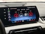 BMW X1 xDrive25e Sport 245Pk Automaat (APPLE CARPLAY, GROOT NAVI, LEDER, STOELVERWARMING, SPORTSTOELEN, GETINT GLAS, CAMERA, ELEK ACHTERKLEP, NIEUWSTAAT)