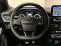 Ford Focus 1.0 EcoBoost ST Line 125Pk (APPLE CARPLAY, GROOT NAVI, STUUR/STOELVERWARMING, CAMERA, ADAPTIVE CRUISE, SPORTSTOELEN, KEYLESS, PARKEER ASSISTENT, GETINT GLAS, NIEUWSTAAT)