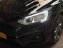 Ford Focus 1.0 EcoBoost ST Line 125Pk (APPLE CARPLAY, GROOT NAVI, STUUR/STOELVERWARMING, CAMERA, ADAPTIVE CRUISE, SPORTSTOELEN, KEYLESS, PARKEER ASSISTENT, GETINT GLAS, NIEUWSTAAT)