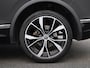 Volkswagen Tiguan 1.4 TSI eHybrid R-Line Business 245 PK| Dealeronderhouden | Panoramadak | 360 Camera | Achterklep Elektrisch | Dodehoekdetectie | Stoelverwarming | Stuurwielverwarming