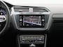 Volkswagen Tiguan 1.4 TSI eHybrid R-Line Business 245 PK| Dealeronderhouden | Panoramadak | 360 Camera | Achterklep Elektrisch | Dodehoekdetectie | Stoelverwarming | Stuurwielverwarming