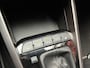 Kia Stonic 1.0 T-GDi MHEV GT-PLUSLINE AUTOMAAT NAVIGATIE ADAPTIVE CRUISE CONTROL CLIMATE CONTROL GLAZEN SCHUIF/KANTELDAK BLUETOOTH TELEFOON DODEHOEKSENSOREN ACHTERUITRIJCAMERA KEYLESS GO TREKHAAK ZEER MOOI !!