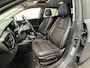 Kia Stonic 1.0 T-GDi MHEV GT-PLUSLINE AUTOMAAT NAVIGATIE ADAPTIVE CRUISE CONTROL CLIMATE CONTROL GLAZEN SCHUIF/KANTELDAK BLUETOOTH TELEFOON DODEHOEKSENSOREN ACHTERUITRIJCAMERA KEYLESS GO TREKHAAK ZEER MOOI !!
