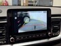Kia Stonic 1.0 T-GDi MHEV GT-PLUSLINE AUTOMAAT NAVIGATIE ADAPTIVE CRUISE CONTROL CLIMATE CONTROL GLAZEN SCHUIF/KANTELDAK BLUETOOTH TELEFOON DODEHOEKSENSOREN ACHTERUITRIJCAMERA KEYLESS GO TREKHAAK ZEER MOOI !!
