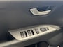 Kia Stonic 1.0 T-GDi MHEV GT-PLUSLINE AUTOMAAT NAVIGATIE ADAPTIVE CRUISE CONTROL CLIMATE CONTROL GLAZEN SCHUIF/KANTELDAK BLUETOOTH TELEFOON DODEHOEKSENSOREN ACHTERUITRIJCAMERA KEYLESS GO TREKHAAK ZEER MOOI !!
